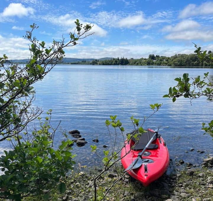 Private Apartment One On Lough Corrib, Oughterard ゴールウェイ エクステリア 写真